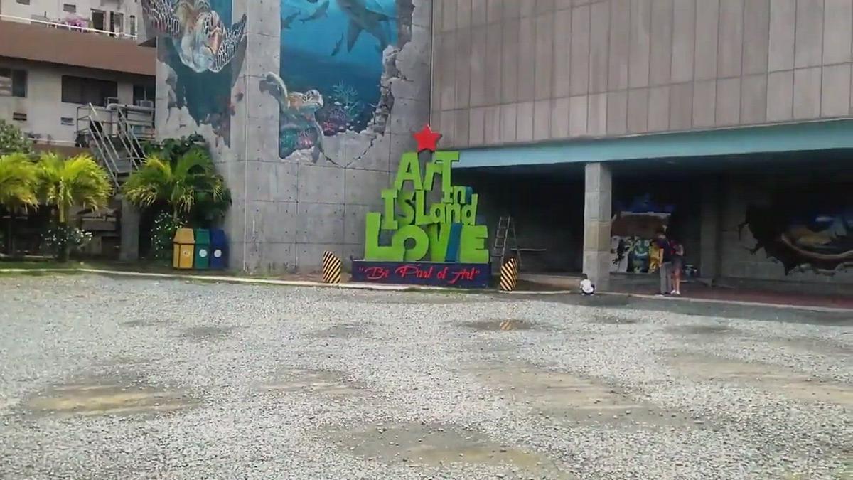'Video thumbnail for Art in Island 3D interactive art museum art | Michael's Hut'