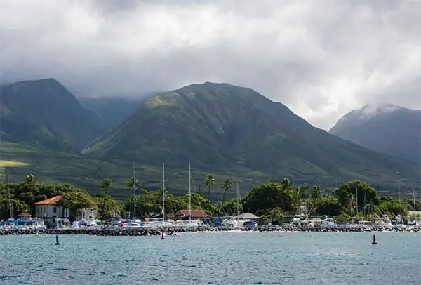 A picture of Hawaii from the ocean.