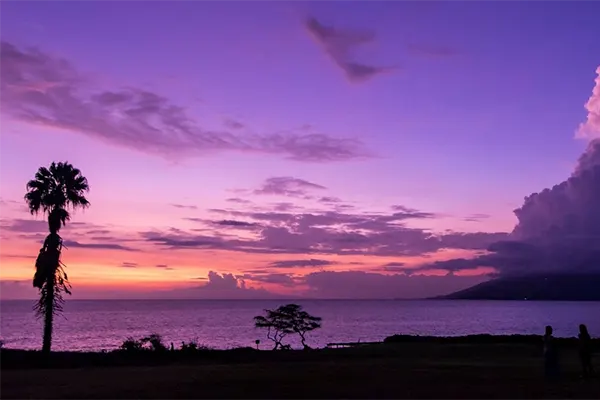 Sunset looking over the ocean in Maui