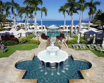 Maui courtyard of a resort.