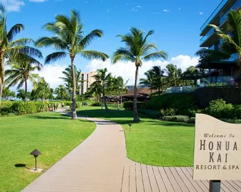 The spa, pool, and on-site restaurant means Honua Kai is a perfect blend of luxury and convenience.