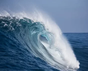 Ocean wave crashing.