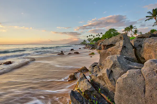 Start of sunset at Wailea Beach in Wailea, Maui, Hawaii