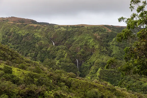 Scenic Makamakaole Falls vista from the Waihee Ridge Trail, Maui, Hawaii