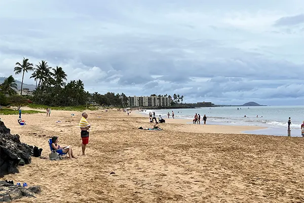 Kamaole Beach Park 1 on a cloudy day.