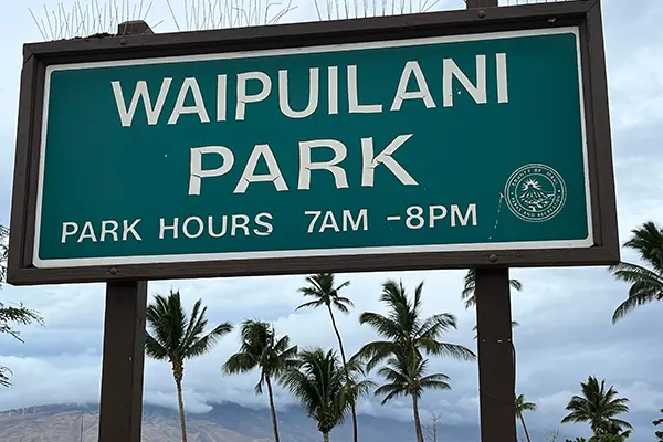 Entrance sign to Waipuilani Park.
